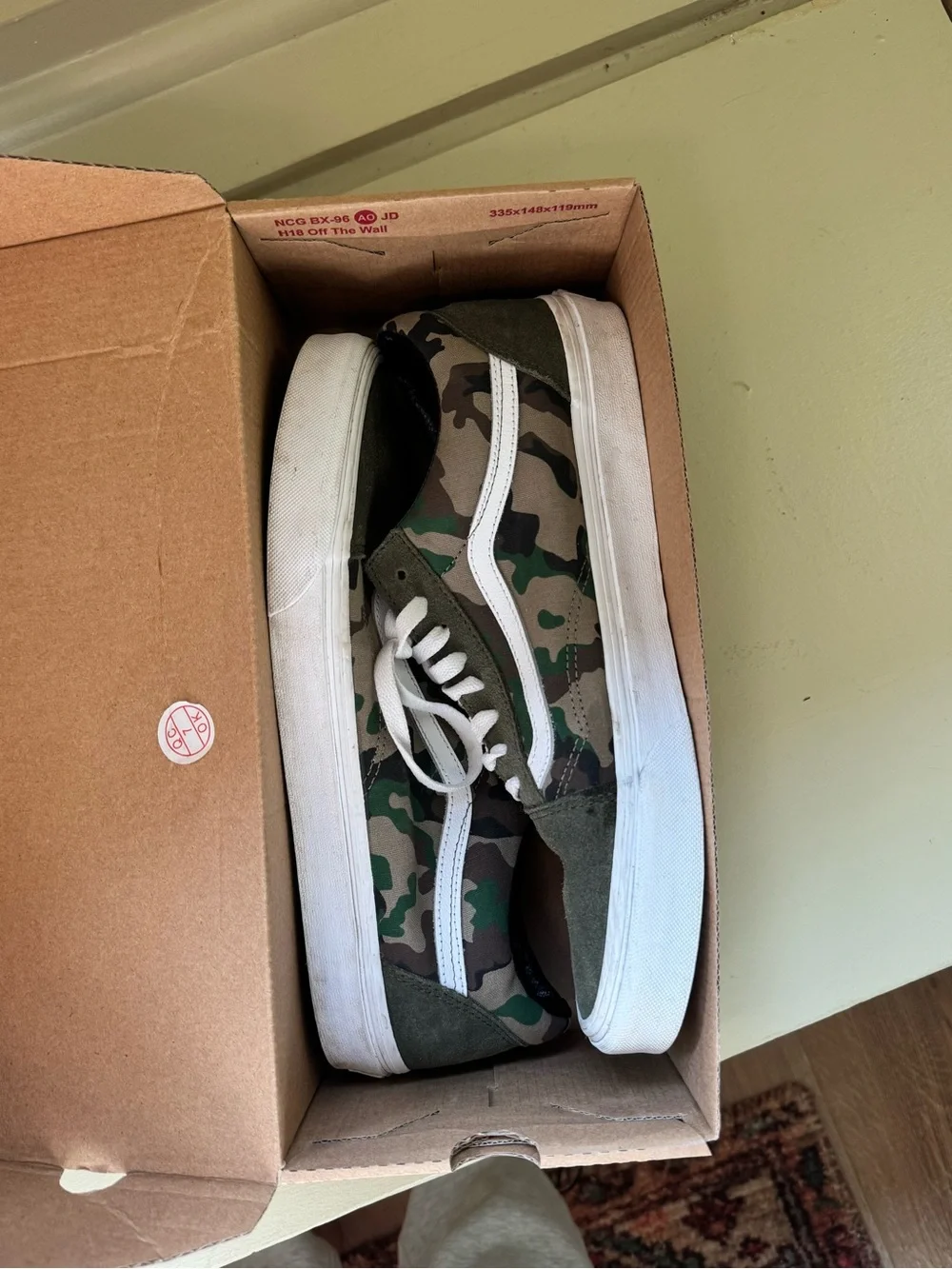 Vans Old Skool Camo Suede Low-Top Sneakers - Olive Green/White